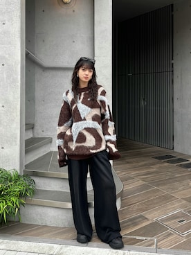 「アイテム（スウェットパンツ）」を使った、片岡玲菜さん（レディース・165cm）の秋コーディネート