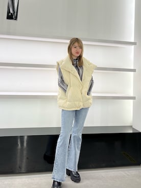 片岡玲菜さんの「セミフィットフレアハイウエストジーンズ」を使ったコーディネート