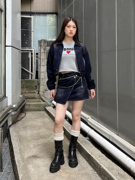 「EMODA（エモダ）のフロッキーデニムラップスカート（スカート、ブルー系）」を使った、片岡玲菜さん（レディース・165cm）の夏コーディネート