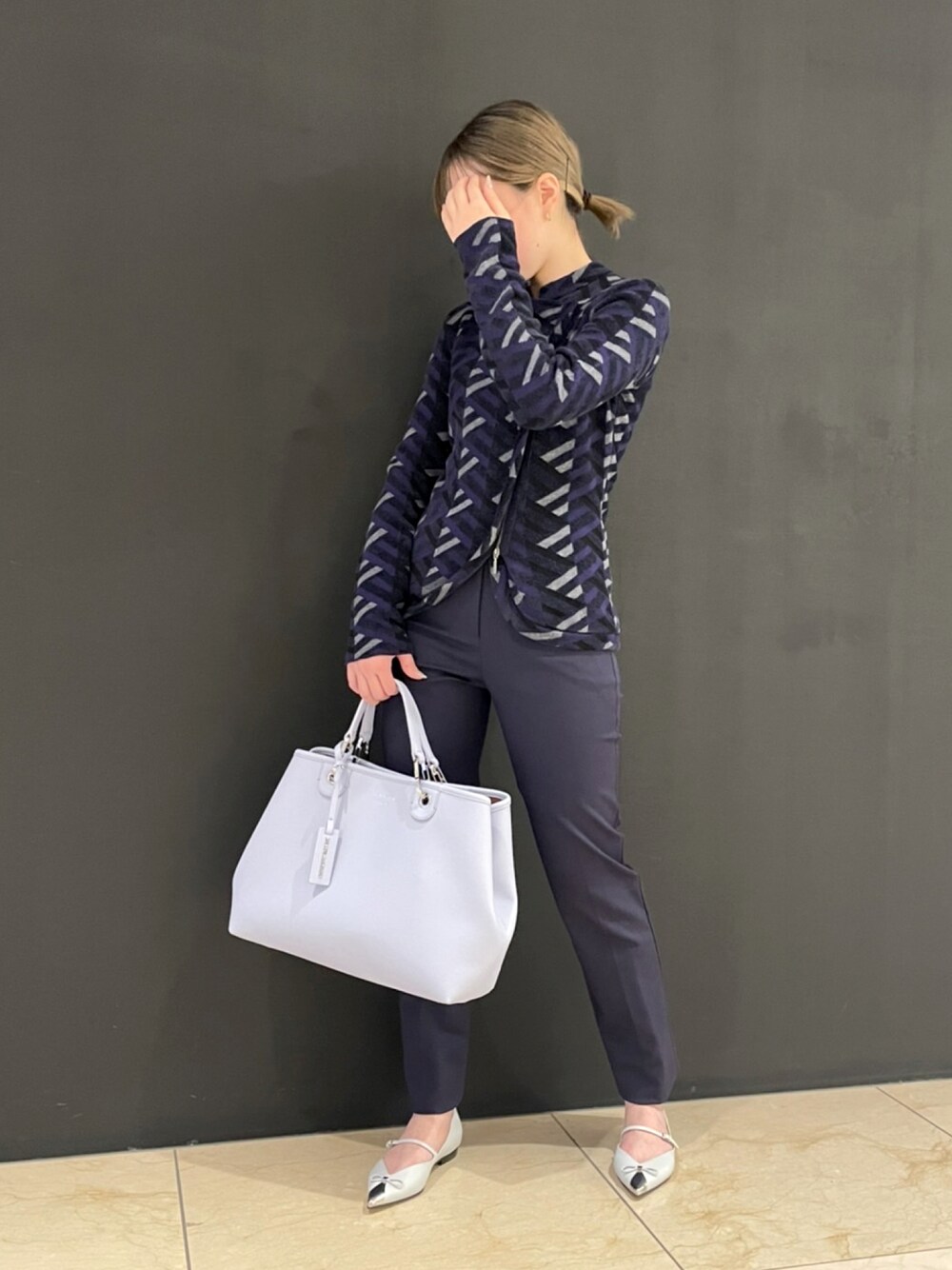 「EMPORIO ARMANI、エンポリオアルマーニ、低身長コーデ、春コーデ、カジュアルコーデ、オトナ女子、休日スタイル、着回しコーデ」｜「EMPORIO ARMANIのアイテム（ジャケット/アウター、パープル系）」を使った、まぉ☺︎さん（レディース・158cm）の冬コーディネートの1枚目の写真