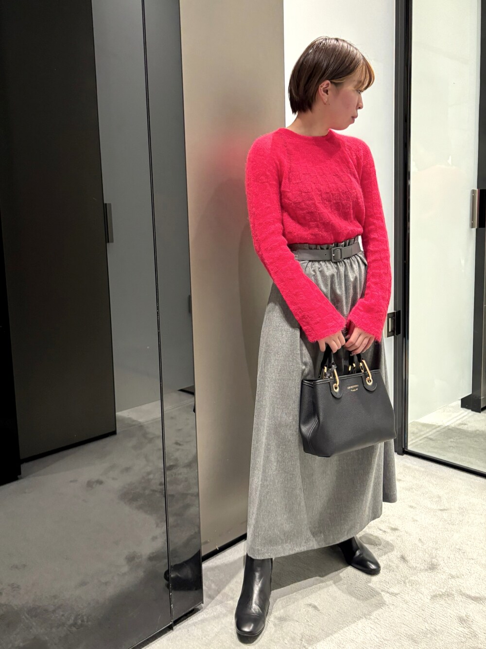 「EMPORIO ARMANI、エンポリオアルマーニ、着回しコーデ、秋冬コーデ、低身長コーデ、オトナカジュアル、ニットコーデ」｜「EMPORIO ARMANIの【エンポリオ アルマーニ】シームレスセーター アルパカ チェックモチーフ（ニット/セーター、レッド系）」を使った、まぉ☺︎さん（レディース・159cm）の秋コーディネートの1枚目の写真