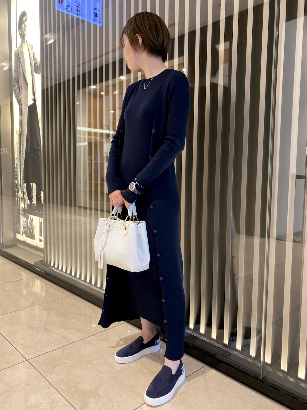 「EMPORIO ARMANI、エンポリオアルマーニ、低身長コーデ、秋冬コーデ、休日スタイル、大人女子、シンプルコーデ、着回しコーデ」｜「EMPORIO ARMANIのアイテム（カーディガン/ボレロ、ブルー系）」を使った、まぉ☺︎さん（レディース・159cm）の秋コーディネートの1枚目の写真