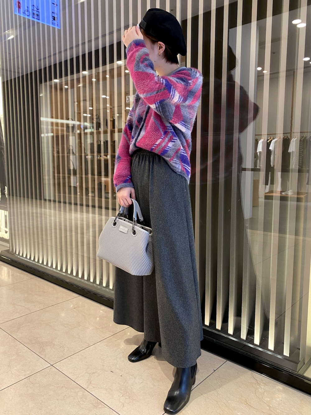 「EMPORIO ARMANI、エンポリオアルマーニ、低身長コーデ、秋冬コーデ、大人カジュアル、大人女子、おでかけコーデ、着回しコーデ」｜「EMPORIO ARMANIのアイテム（帽子、ブラック系）」を使った、まぉ☺︎さん（レディース・159cm）の秋コーディネートの1枚目の写真