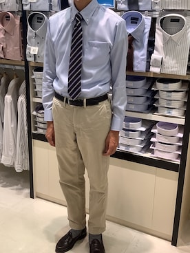 「アイテム（ビジネスシャツ）」を使った、BRICK HOUSE シャツ工房 甲斐双葉ラザウォーク店さん（メンズ・177cm）の秋コーディネート