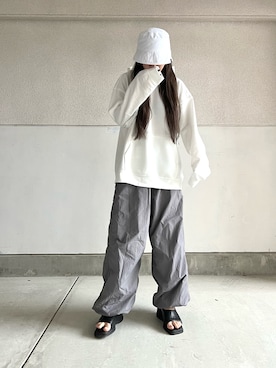 「BROKEN BASE（ブロークンベース）のアイテム（パンツ）」を使った、skmtmloさん（レディース・159cm）の秋コーディネート