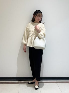 「HIMIKO（ヒミコ）の【HIMIKO】シグネチャーハンドバッグ/661181（ショルダーバッグ、ホワイト系）」を使った、HIMIKO 大丸 京都店さん（レディース・153cm）の春コーディネート