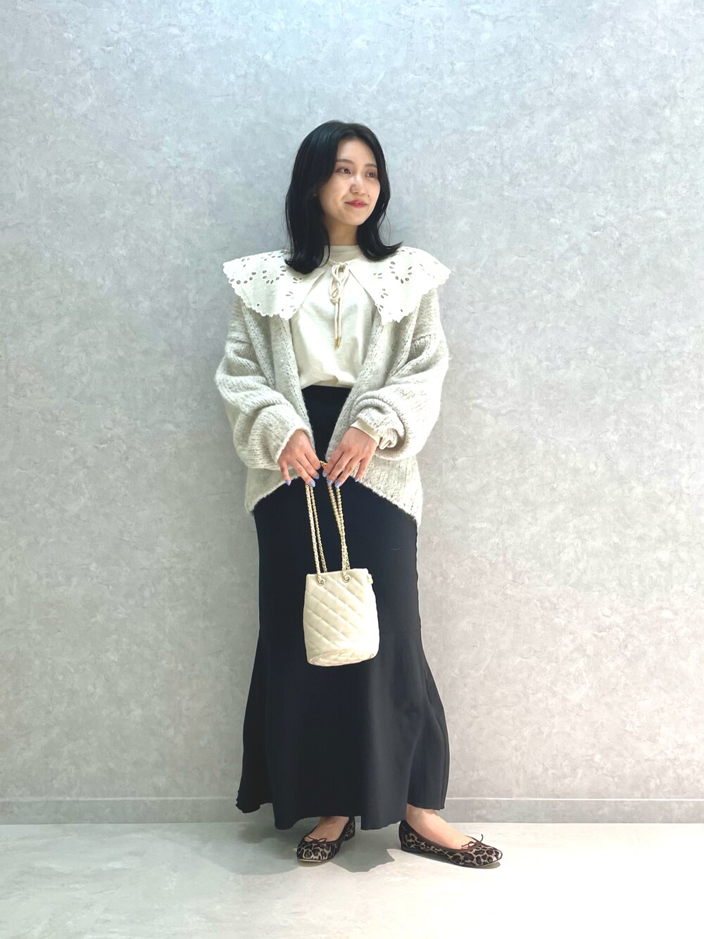 「マドモアゼルロペ、ボリューム袖、レイヤードスタイル、wearhalloween2021、秋のコーデ、カーディガン、モヘヤニット、カシュクール、マーメイドスカート、キルティングバッグ、レペット、レオパード、レオパード柄、バレエシューズ、オトナ女子」｜「TRICOTS JEAN MARCの【TRICOTS JEAN MARC for MADEMOISELLE】カシュクールカーディガン（カーディガン/ボレロ、ホワイト系）」を使った、naoさん（レディース・163cm）の秋コーディネートの1枚目の写真