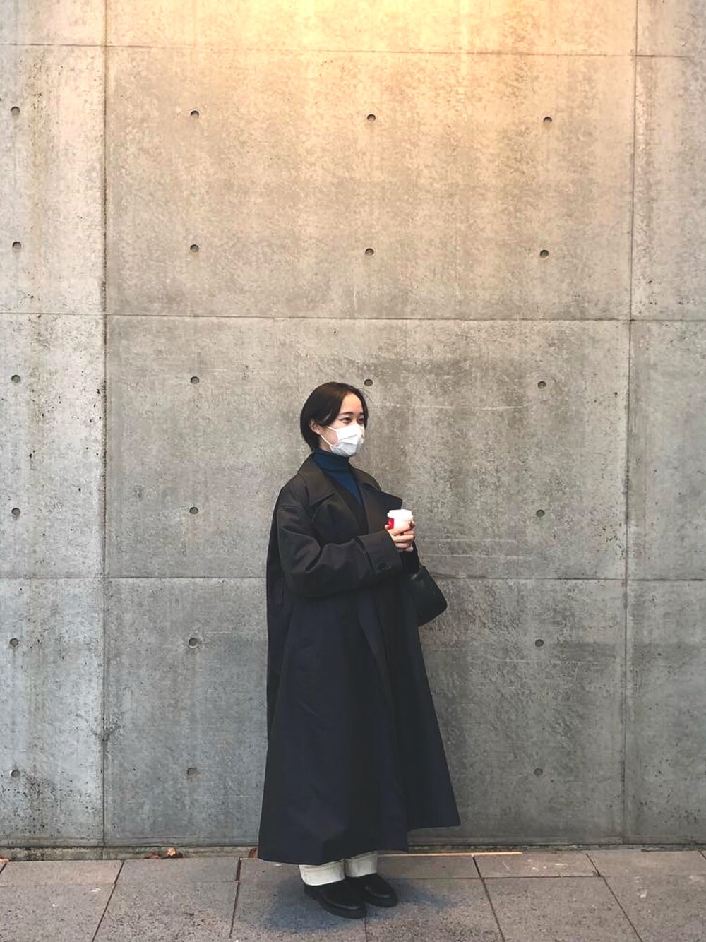 「お出かけコーデ、UNIQLO」｜「UNIQLOのアイテム（トレンチコート、ブラック系）」を使った、tepulucky2さん（レディース・158cm）の冬コーディネートの1枚目の写真
