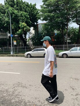 「Carhartt WIP（カーハートダブリューアイピー）のアイテム（チノパンツ）」を使った、Machiさん（メンズ・170cm）の夏コーディネート