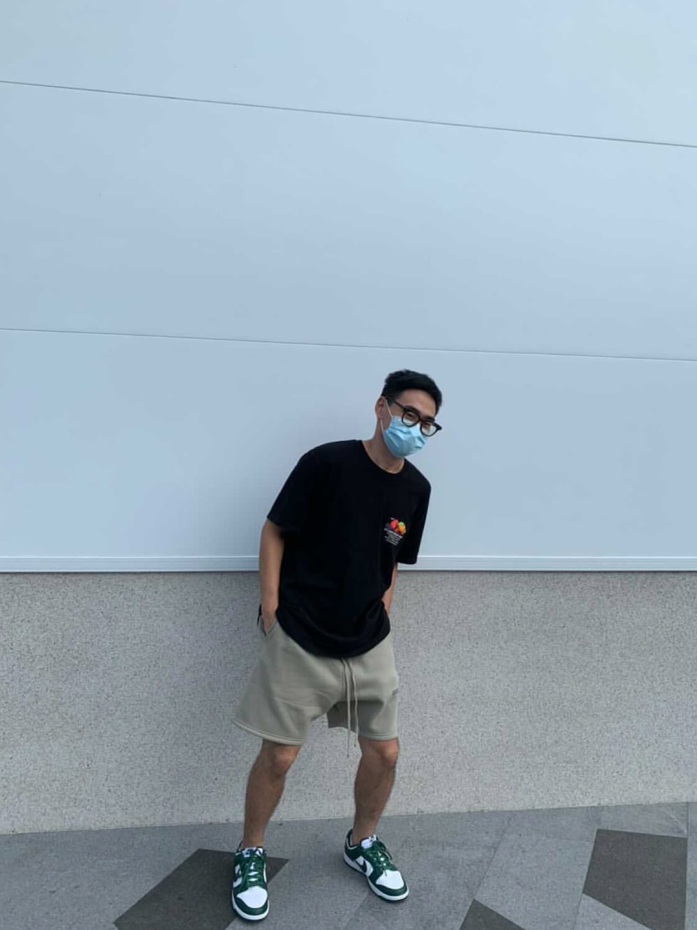 「STUSSYのFresh Fruit Tee（Tシャツ/カットソー、ホワイト系）」を使った、Machiさん（メンズ・171cm）の秋コーディネートの1枚目の写真