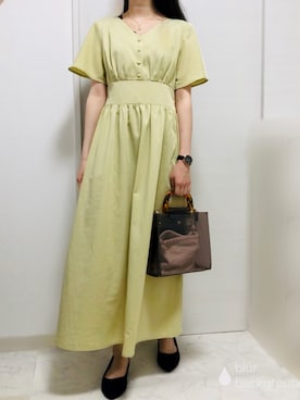「ピスタチオ」｜「アイテム（腕時計）」を使った、Izabellaさん（レディース・160cm）の秋コーディネート