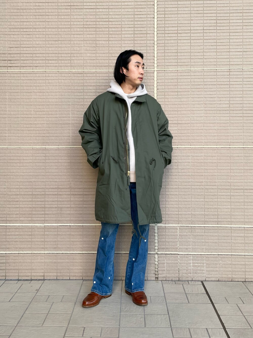 「メンズコーデ、レイヤードスタイル、Sonny　Label、サニーレーベル、ロスコ、モッズコート、ミリタリー、パーカー、ラングラー、フレアパンツ、デニム、flligiacometti」｜「ROTHCOのROTHCO(ロスコ)M51 キルティングライナー付きミリタリーコート（モッズコート、グリーン系）」を使った、kyouji takedaさん（メンズ・168cm）の冬コーディネートの1枚目の写真