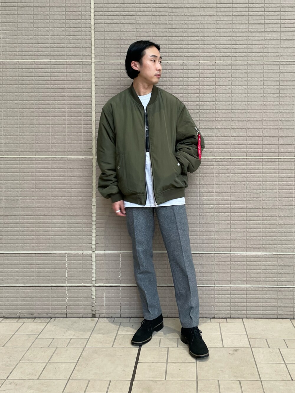 「Sonny　Label、サニーレーベル、MA-1、スラックス、カーキ、ミリタリー、私の推しブランド、きれいめカジュアル、F.lli Giacometti」｜「URBAN RESEARCH Sonny Labelの中綿リバーシブルMA-1（MA-1、グリーン系）」を使った、kyouji takedaさん（メンズ・168cm）の冬コーディネートの1枚目の写真