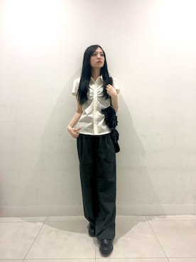 「SENSE OF PLACE by URBAN RESEARCH(センスオブプレイスバイアーバンリサーチ)のチェックイージーパンツ(その他パンツ、ブラック系)」を使った、yutsukiさん(レディース・154cm)の春コーディネート