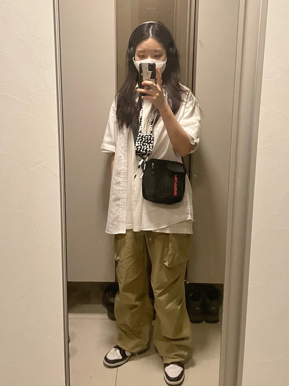 「s/e/o、working style、daily look、dailylook、womens fashion、womenswear、ootd、TODAYFUL」｜「beats. by dr.dreのアイテム（ヘッドフォン/イヤホン、ブラック系）」を使った、qq.pickleさん（レディース・158cm）の秋コーディネートの1枚目の写真