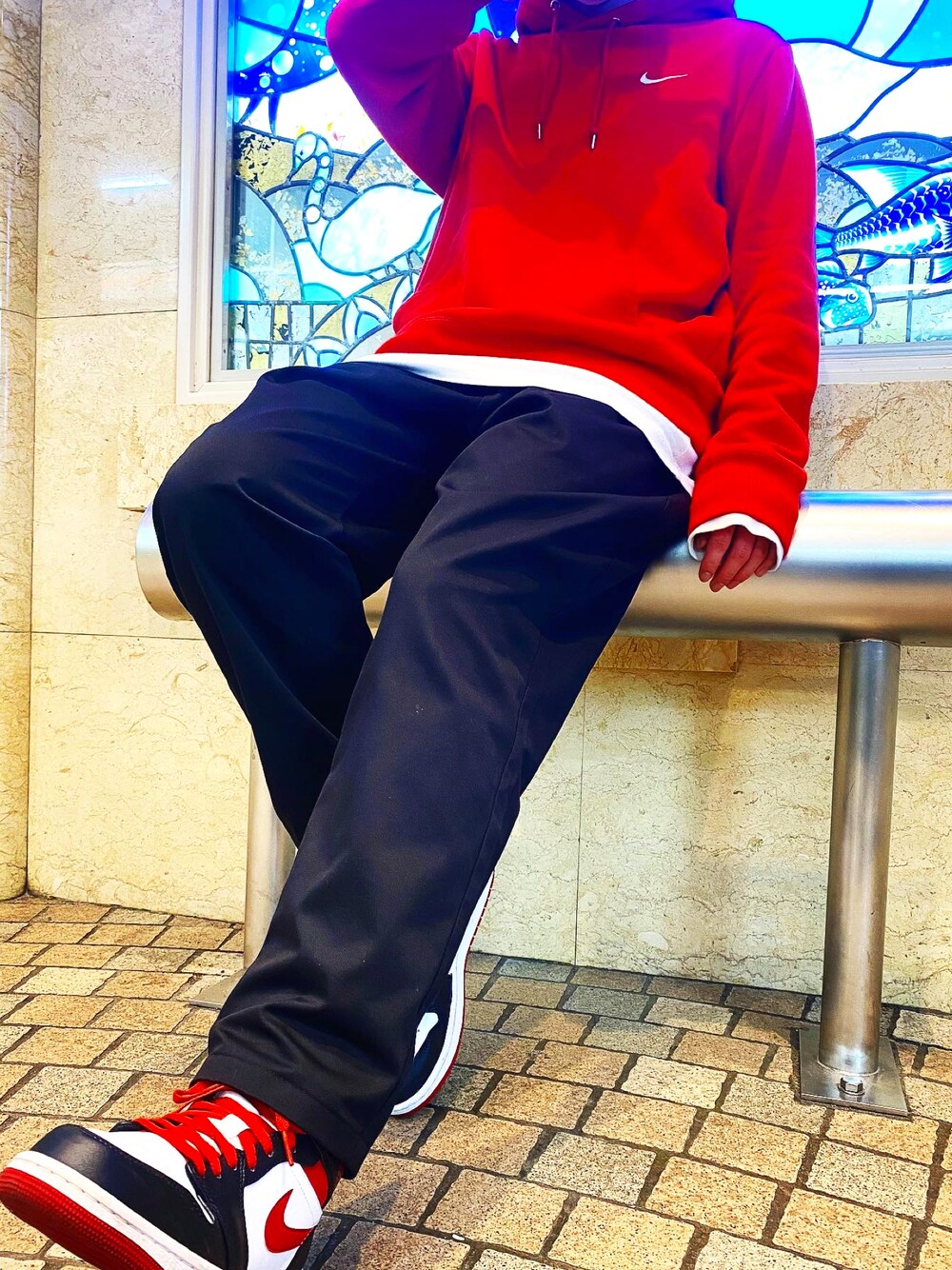 「ストリートコーデ」｜「NIKEのアイテム（パーカー、レッド系）」を使った、satokai0205さん（メンズ・173cm）の春コーディネートの1枚目の写真