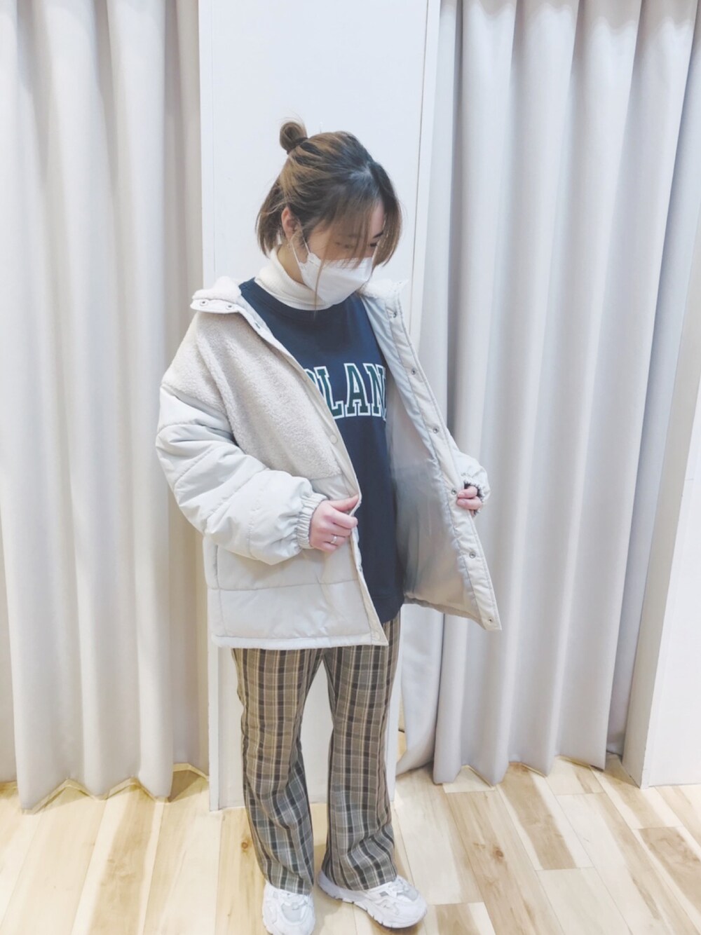 「ehka sopo、軽井沢アウトレット」｜「ehka sopoのアイテム（ジャケット/アウター、ホワイト系）」を使った、潤나さん（レディース・159cm）の冬コーディネートの1枚目の写真