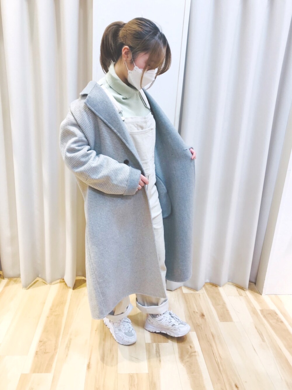 「Samansa Mos2、軽井沢アウトレット」｜「Samansa Mos2のアイテム（ジャケット/アウター、グレー系）」を使った、潤나さん（レディース・159cm）の冬コーディネートの1枚目の写真