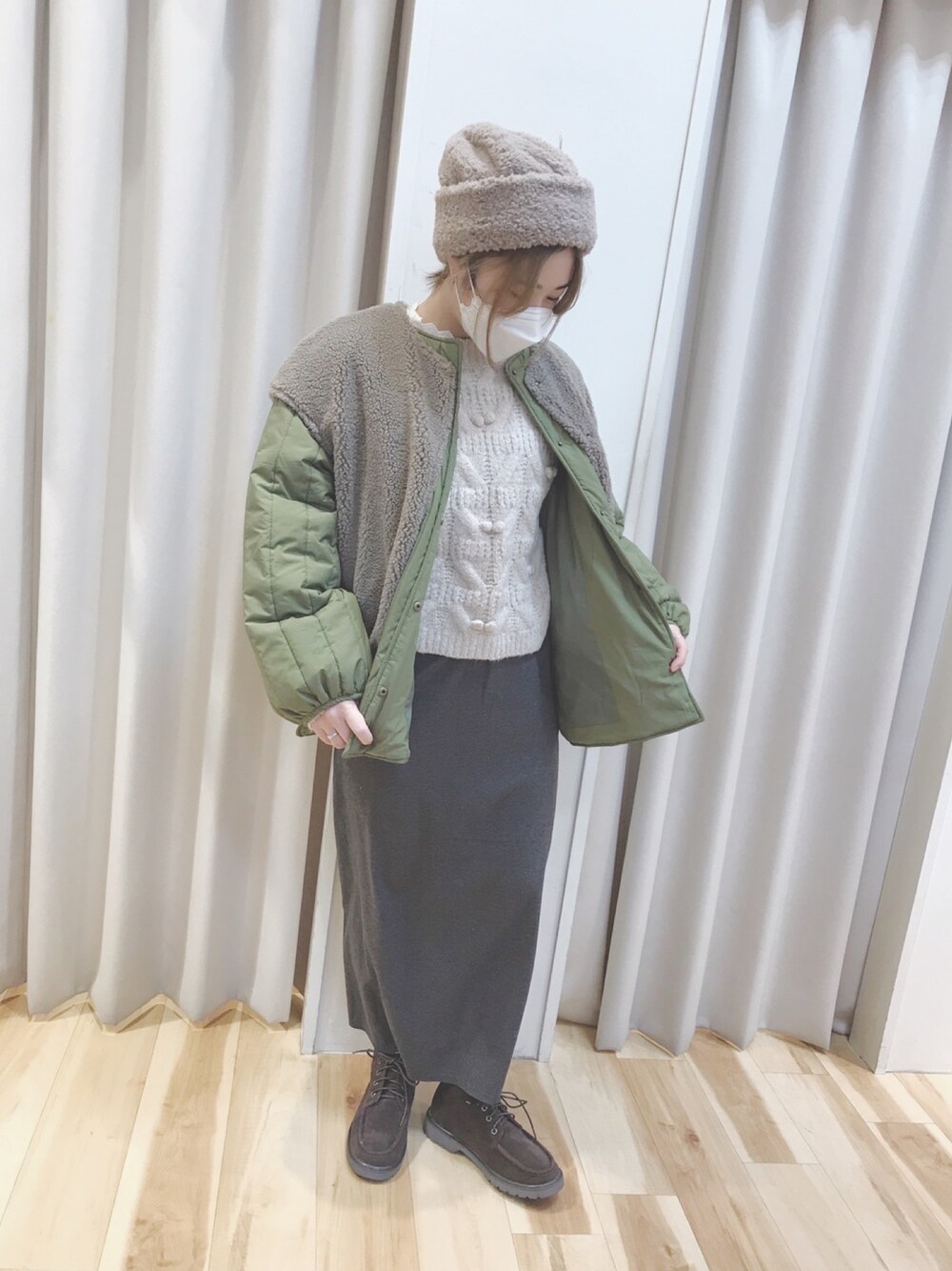「Samansa Mos2、Samansa Mos2 blue、軽井沢アウトレット」｜「Samansa Mos2のアイテム（帽子、ベージュ系）」を使った、潤나さん（レディース・159cm）の冬コーディネートの1枚目の写真