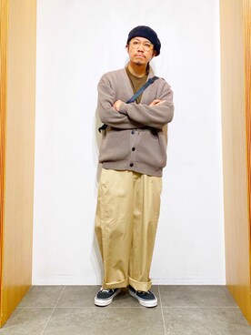「URBAN RESEARCH（アーバンリサーチ）のアイテム（チノパンツ）」を使った、DAIKI TAKEYAさん（メンズ・165cm）の秋コーディネート