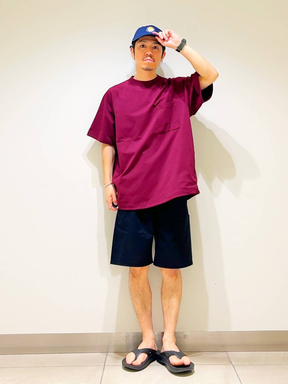 「カジュアル、Tシャツ、urbanresearchdoors、オーバーサイズ、オーバーシルエット、サンダル、キャップ、アウトドア、機能素材、低身長、アーバンリサーチドアーズ、OOFOS、doors、ルーズ、ゆったり」｜「OOFOSのOOFOS　Ooriginal（サンダル、ブラック系）」を使った、DAIKI TAKEYAさん（メンズ・165cm）の夏コーディネートの1枚目の写真