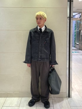 「シップス」｜「アイテム（デニムジャケット）」を使った、黒部さん（メンズ・167cm）の秋コーディネート