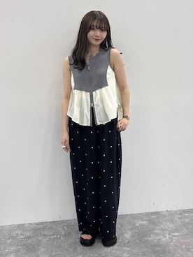 「LEPSIM（レプシィム）のドット刺繍パンツ　646561（その他パンツ、ブラック系）」を使った、えりこさん（レディース）の春コーディネート