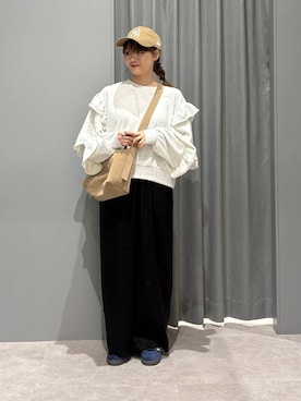 「LEPSIM（レプシィム）のサテンギャザーWストレートパンツ　600152（その他パンツ）」を使った、えりこさん（レディース・156cm）の秋コーディネート