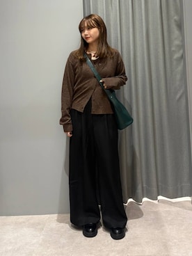 「LEPSIM（レプシィム）のサテンギャザーWストレートパンツ　600152（その他パンツ）」を使った、えりこさん（レディース・156cm）の秋コーディネート