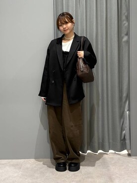 「LEPSIM（レプシィム）のカツラギカラーパンツ　630166（その他パンツ、グリーン系）」を使った、えりこさん（レディース）の冬コーディネート