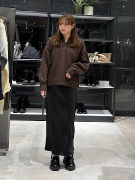 「LEPSIM（レプシィム）のストレッチサテンスカート　497324（スカート）」を使った、えりこさん（レディース・156cm）の秋コーディネート