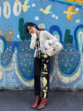 「アイテム（キーホルダー）」を使った、lon8lonさん（レディース・165cm）の秋コーディネート
