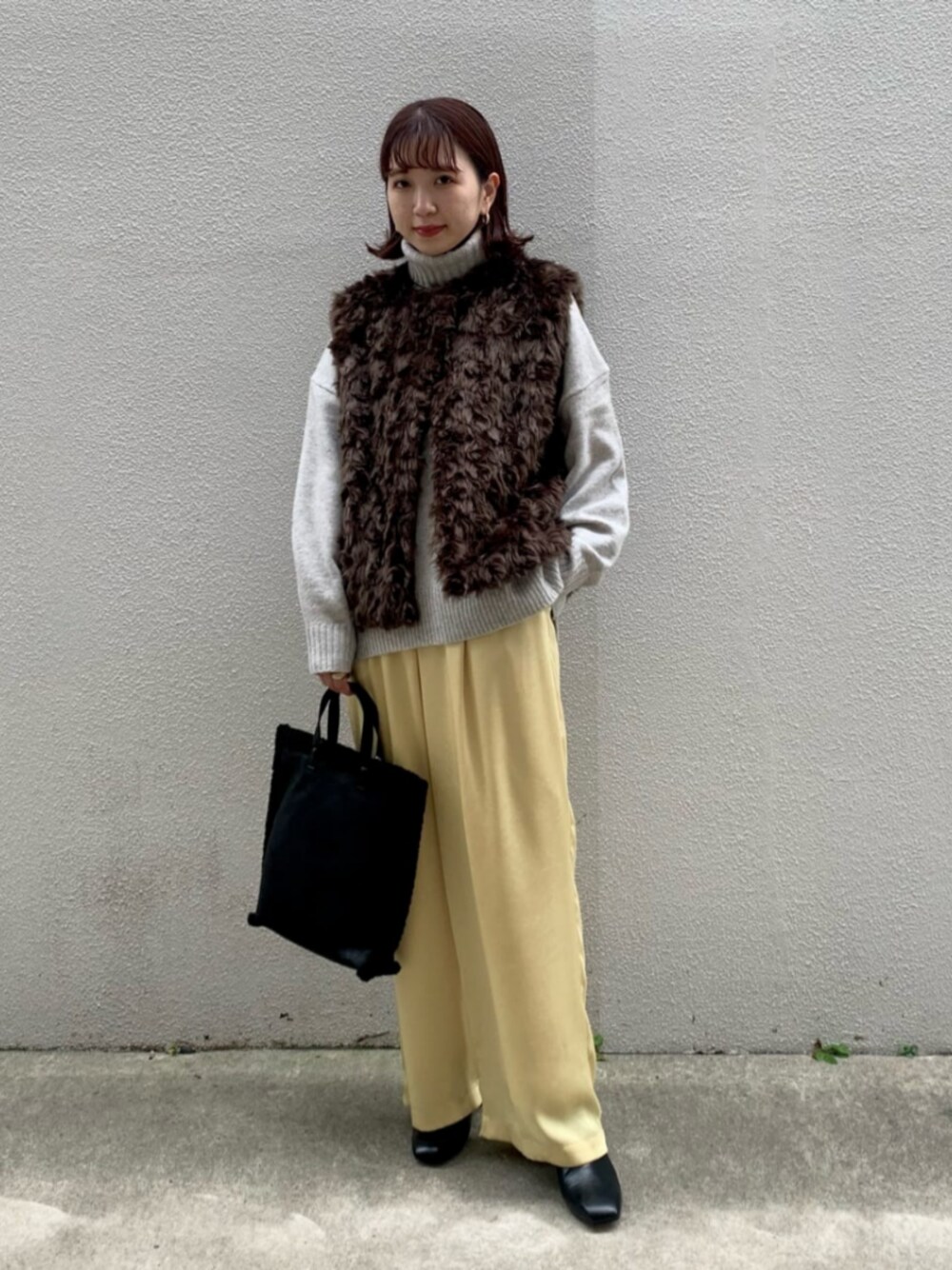 「トレンド、トレンドファッション、秋服コーデ、オトナカジュアル、秋冬、大人コーデ、秋のコーデ」｜「BEAUTY&YOUTH UNITED ARROWSのウールカシミヤ アクアタートルネックニットプルオーバー（ニット/セーター、グレー系）」を使った、福井（fukui）さん（レディース・159cm）の秋コーディネートの1枚目の写真