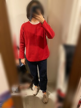 デニムパンツを使った 赤ニット のレディース人気ファッションコーディネート Wear