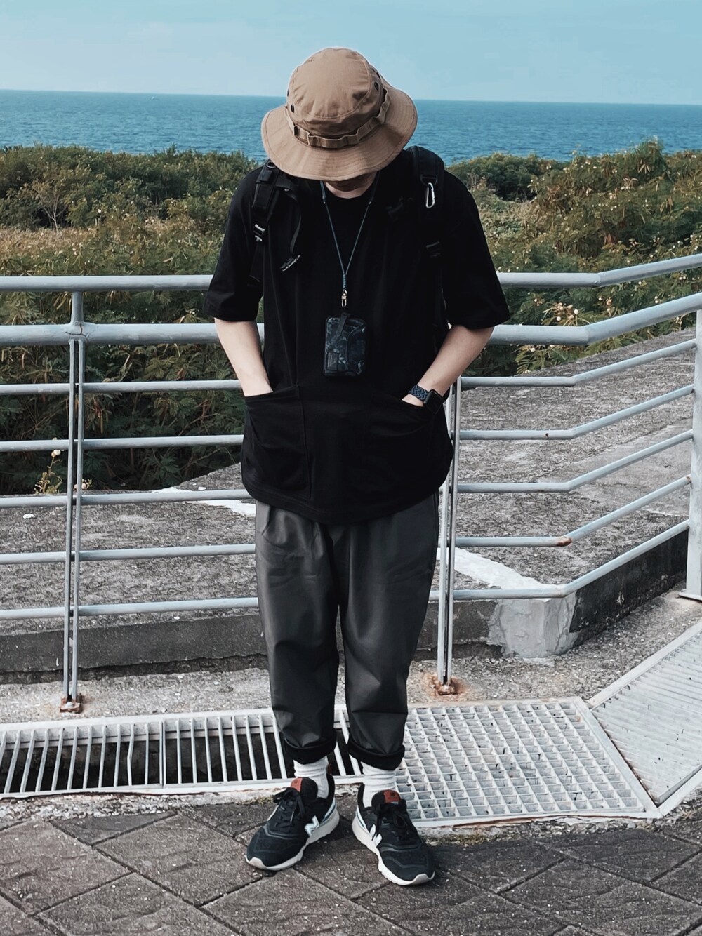 「outdoor」｜「NEW BALANCEのアイテム（スニーカー、ブラック系）」を使った、海豚さん（メンズ・178cm）の冬コーディネートの1枚目の写真