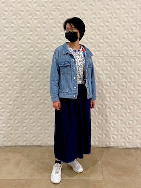 「MEDE19F（メデジュウキュウ）のアイテム（デニムジャケット）」を使った、YvonneLimさん（レディース・160cm）の春コーディネート