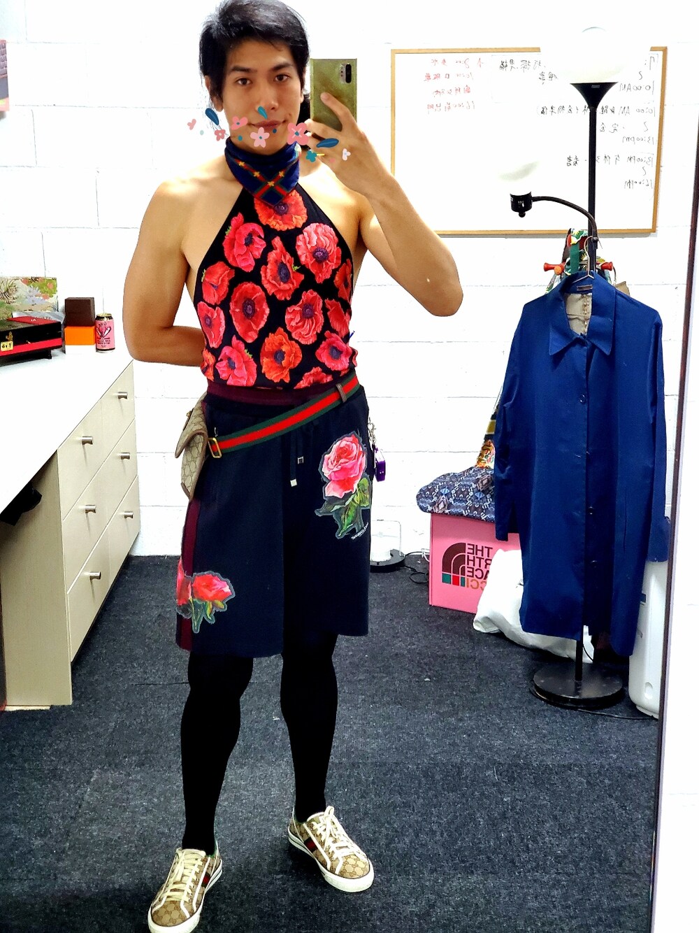 「秋のコーデ、シンプルコーデ、Australia」｜「DOLCE&GABBANAのアイテム（パンツ、ブラック系）」を使った、Overcookさん（メンズ・180cm）の春コーディネートの1枚目の写真