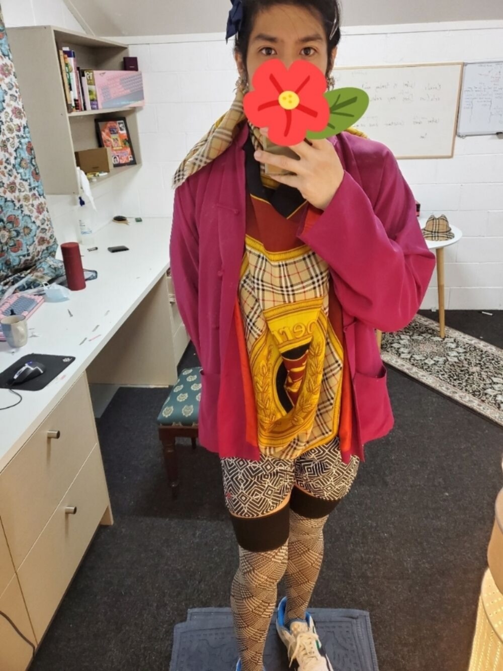「大人カジュアル、Australia」｜「BURBERRYのアイテム（マフラー、その他）」を使った、Overcookさん（メンズ・180cm）の秋コーディネートの1枚目の写真