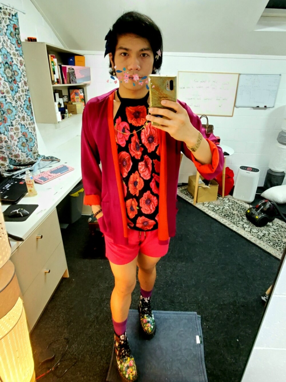 「sydney」｜「GUCCIのアイテム（チューブトップ、レッド系）」を使った、Overcookさん（メンズ・180cm）の秋コーディネートの1枚目の写真