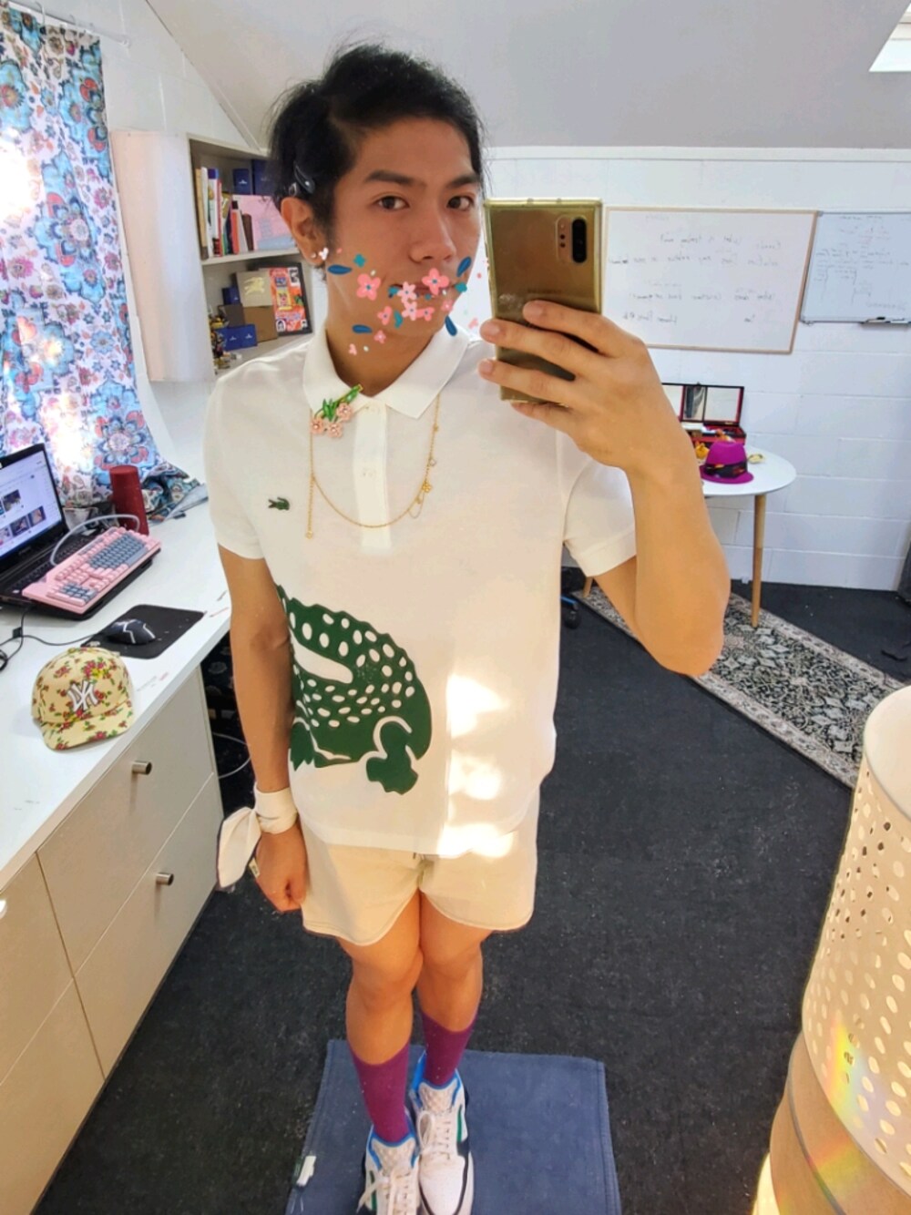 「Australia」｜「LACOSTEのアイテム（ポロシャツ、ホワイト系）」を使った、Overcookさん（メンズ・180cm）の秋コーディネートの1枚目の写真