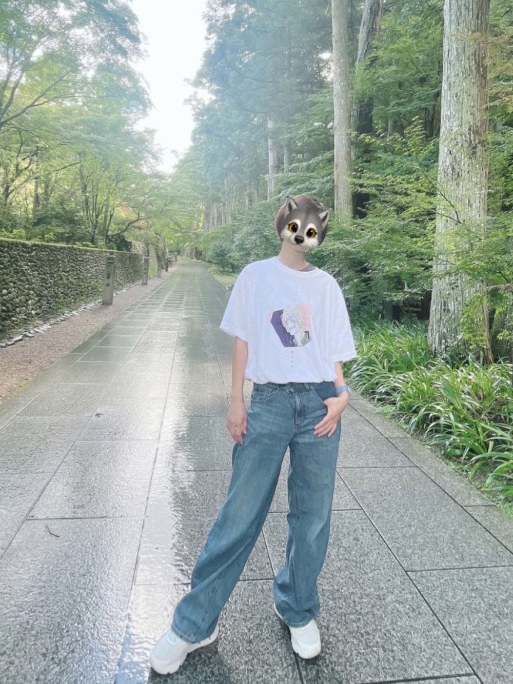 「呪術廻戦、UT、シンプルコーデ、ローライズバギージーンズ、GU、UNIQLO、お出かけコーデ、NIKE、なぐもデス、ビッグシルエット、オーバーサイズ、厚底シューズ、ハンサム女子、ティーシャツ」｜「UNIQLOのアイテム（Tシャツ/カットソー、ホワイト系）」を使った、nagumodogさん（骨格ナチュラル・レディース・165cm）の秋コーディネートの1枚目の写真