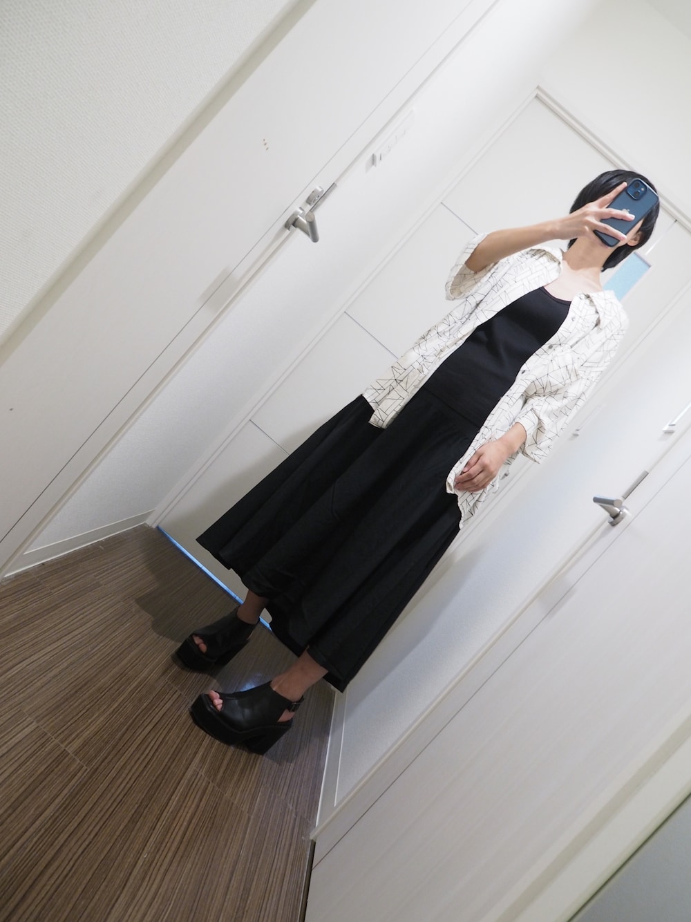 「夏コーデ、オトナカワイイ、ガラシャツ、ジーナシス(JEANASIS)、アズールバイマウジー(AZUL by moussy)、ハンサム女子、GU、身長もりもり、柄シャツ、なぐもデス」｜「JEANASISのパターンアソートBIGシャツSS/287643（シャツ/ブラウス、ホワイト系）」を使った、nagumodogさん（レディース・164cm）の夏コーディネートの1枚目の写真