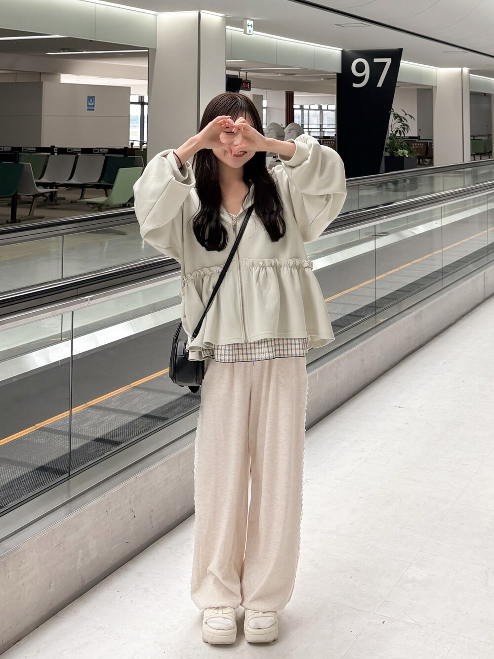 ami｜Mejoulのスウェットパンツを使ったコーディネート - WEAR