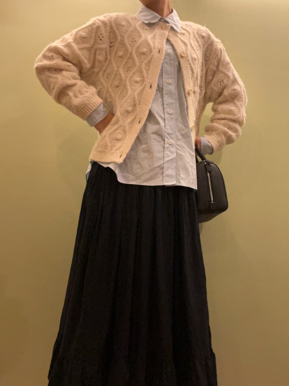 「ファッションを楽しもう、きれいめカジュアル、プチプラ、秋冬コーデ、INES DE LA FRESSANGE×UNIQLO、INES DE LA FRESSANGE、UNIQLO、リボン」｜「SHIPSの〈手洗い可能〉アメリカンスリーブティアードワンピース◆（ワンピース、ブラック系）」を使った、みみ𖦊້さん（レディース・160cm）の秋コーディネートの1枚目の写真