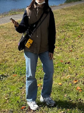 「アイテム（ダウンベスト、ブラウン系）」を使った、👽さん（レディース・167cm）の秋コーディネート