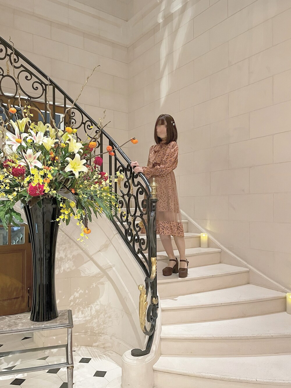 「フレンチレストラン、ロブション、恵比寿ガーデンプレイス、ワンピース、ハート柄、オレンジ、Twinkle;Pm、パンプス、ブラウン、dazzlin」｜「dazzlinのスクエアガーリーパンプス（パンプス、ブラウン系）」を使った、のんちさん（レディース・163cm）の秋コーディネートの1枚目の写真