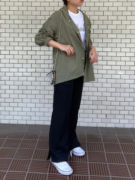 「カーキアウター」｜「アイテム（マウンテンパーカー）」を使った、Hinakoさん（レディース・155cm）の秋コーディネート