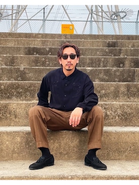 「30代ファッション」｜「アイテム（スラックス）」を使った、commonroomさん（メンズ・175cm）の秋コーディネート