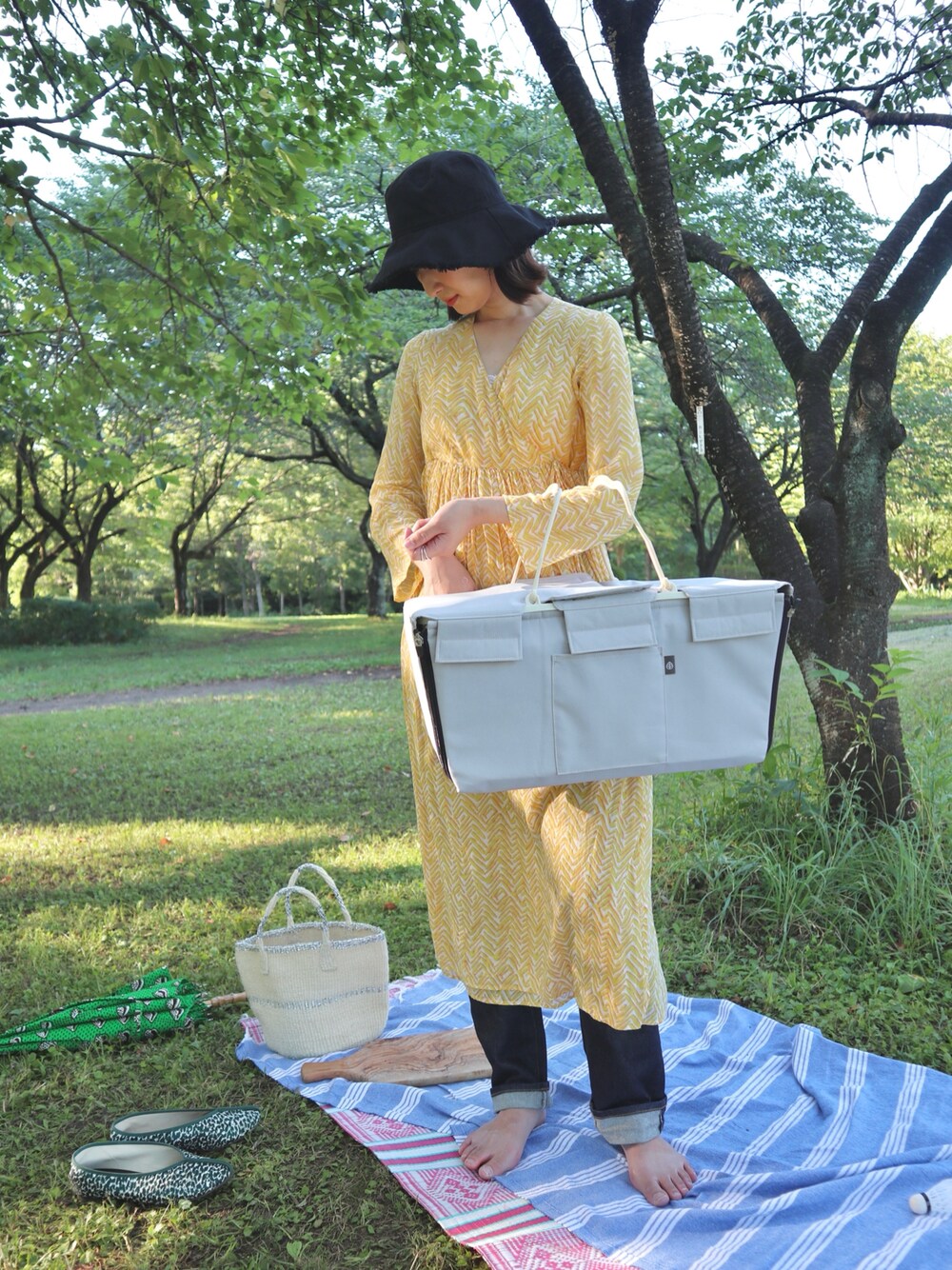 「ヌキテパ、マキシ丈ワンピース、残暑コーデ、ゆるコーデ、ラクチンコーデ、ワンピーススタイル、柄ワンピース、柄×柄、イエロー×ブラック、170cm、高身長コーデ、30代コーデ、アラサーコーデ、レイヤードスタイル、骨格ナチュラル」｜「NE QUITTEZ PAS!のヘリンボーン柄 インドサラサ 巻きワンピース （ワンピース、イエロー系）」を使った、𝐲𝐮𝐫𝐢𝐚𝐧さん（レディース・172cm）の秋コーディネートの1枚目の写真