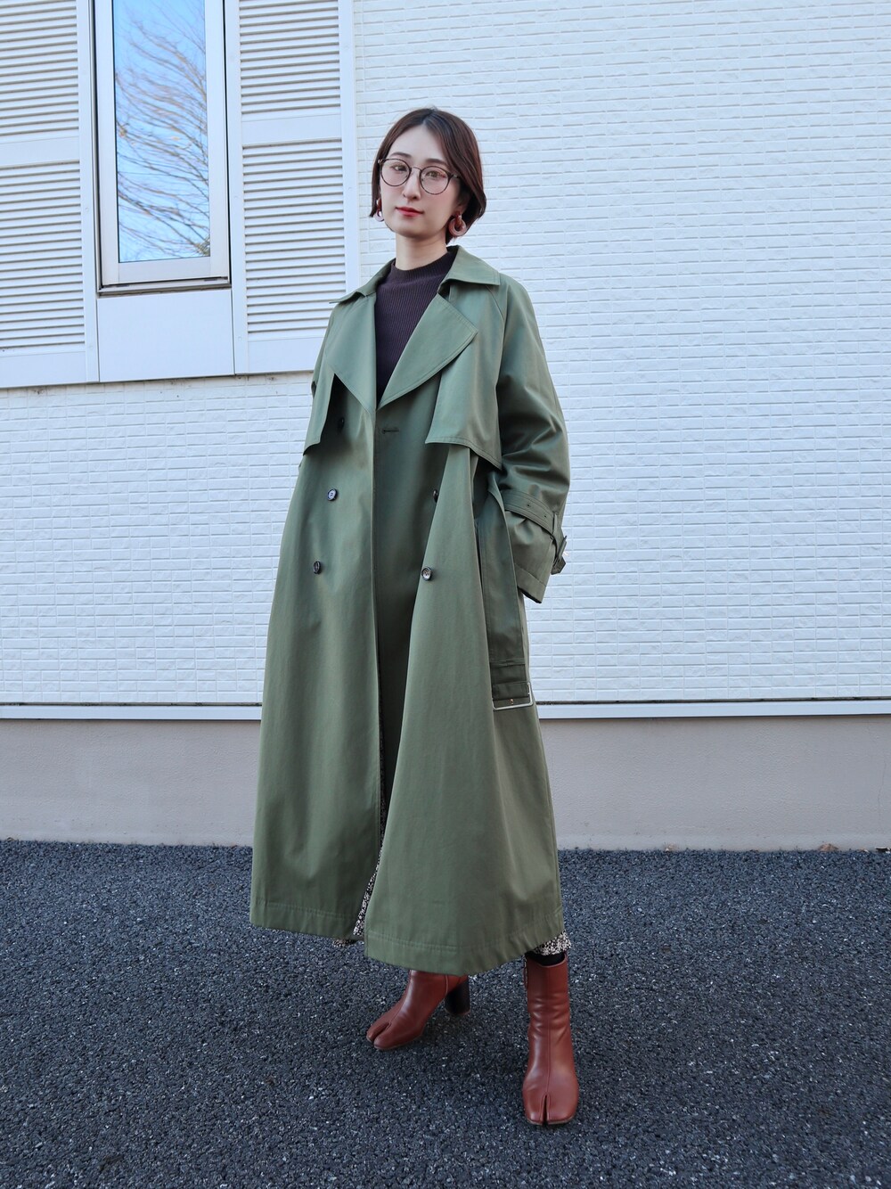 「ロングコート、カーキアウター、グリーンコーデ、ブラウンコーデ、大人カジュアル、メガネコーデ、足袋ブーツ、ショートブーツ、トレンチコート、高身長女子、骨格ナチュラル、30代コーデ、着回しコーデ」｜「Spick & Spanの＃MANTECOトレンチコート◆（トレンチコート、グリーン系）」を使った、𝐲𝐮𝐫𝐢𝐚𝐧さん（レディース・172cm）の冬コーディネートの1枚目の写真